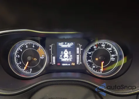 2019 Jeep Cherokee Latitude 4X4 z USA, uszkodzony, nr VIN 1C4PJMCX1KD232260